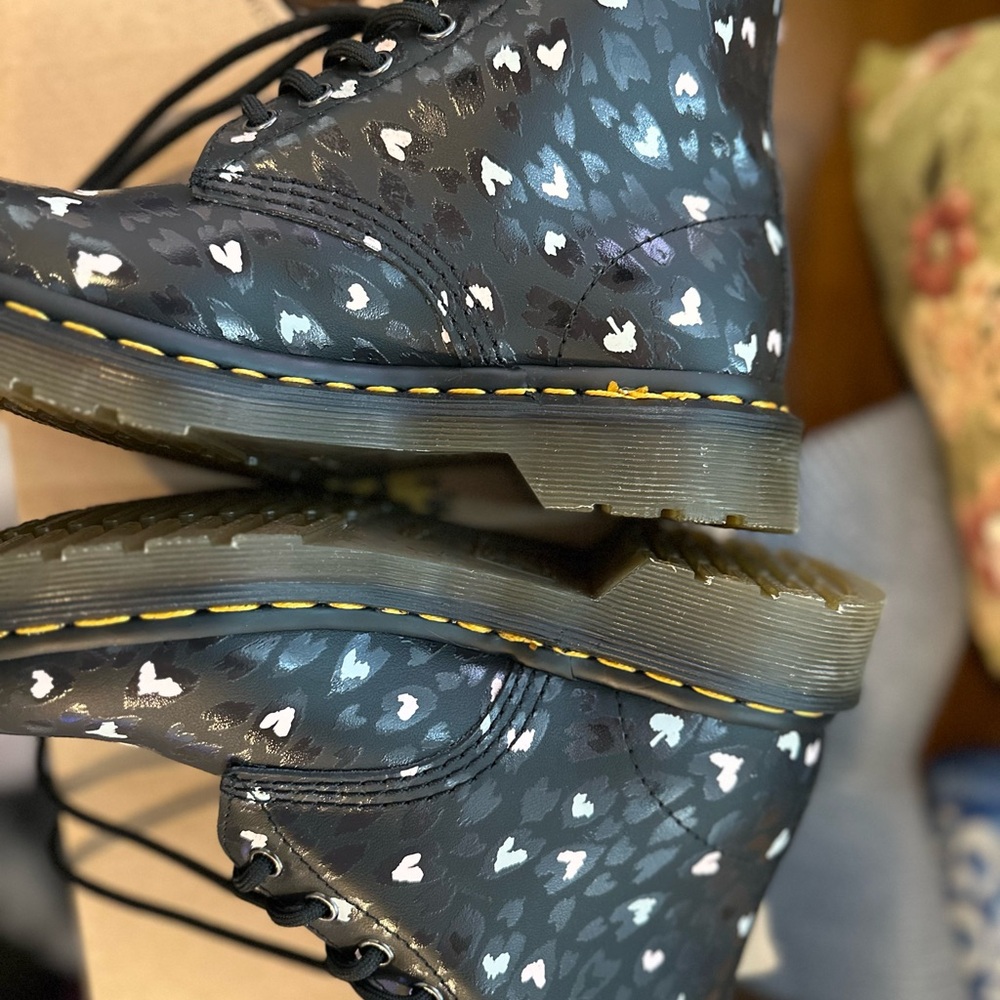 Dr Martens Women’s 6 1460 NIB!